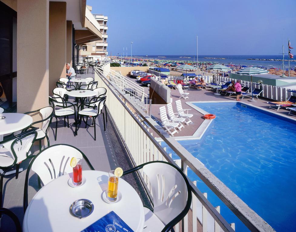 Hotel Astoria Pésaro Exterior foto